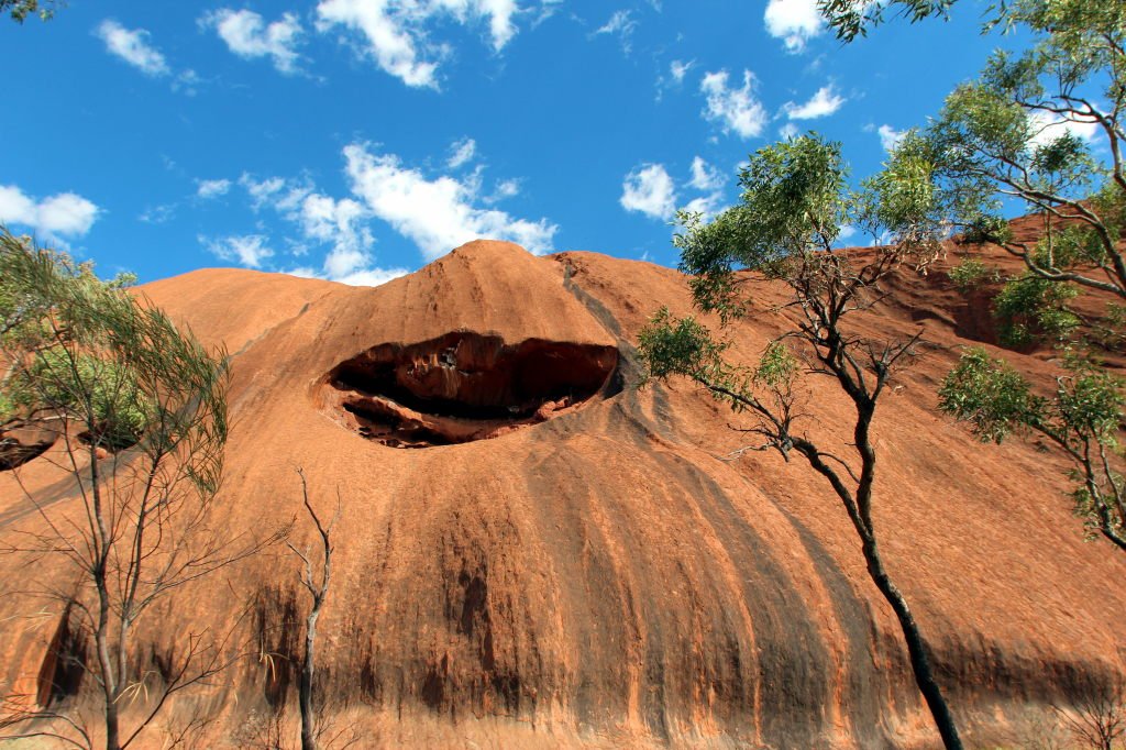 Australia0590_UluṟuAyersRock_BaseWalk